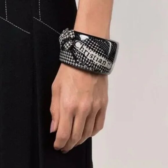 Authentic DIOR Vintage Houndstooth Resin Bangle Bracelet with Box - Picture 2 of 15